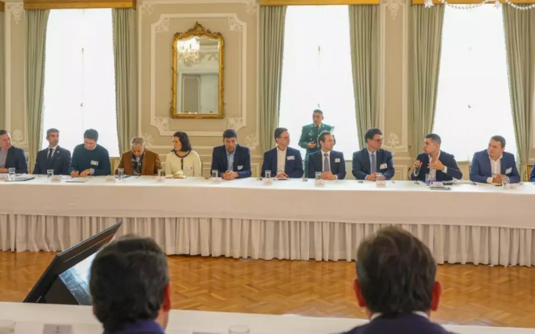 Gobierno y banca logran acuerdo para dar 55 billones de pesos más en créditos a vivienda, manufactura, industria, agricultura y turismo